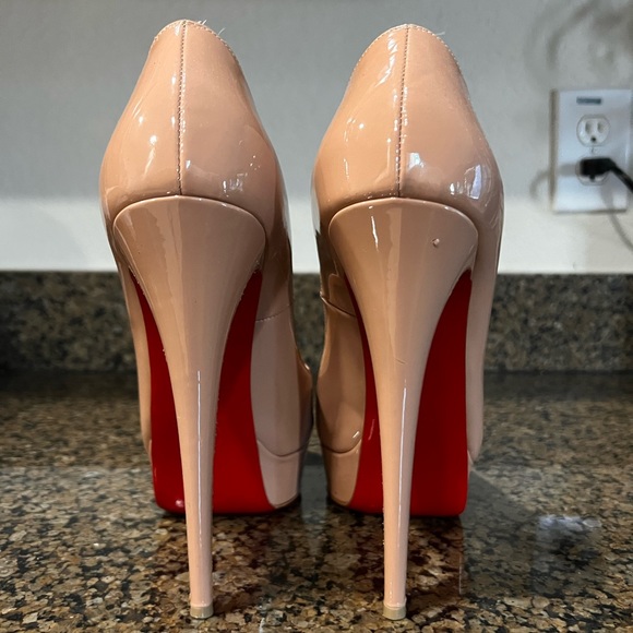 Lady Peep Nude - Picture 6 of 8